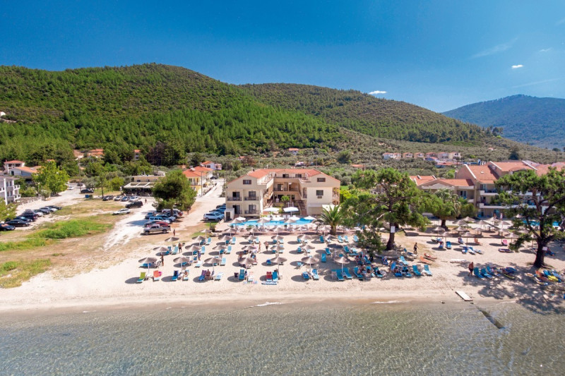 Mediterranean Beach Hotel ●●●