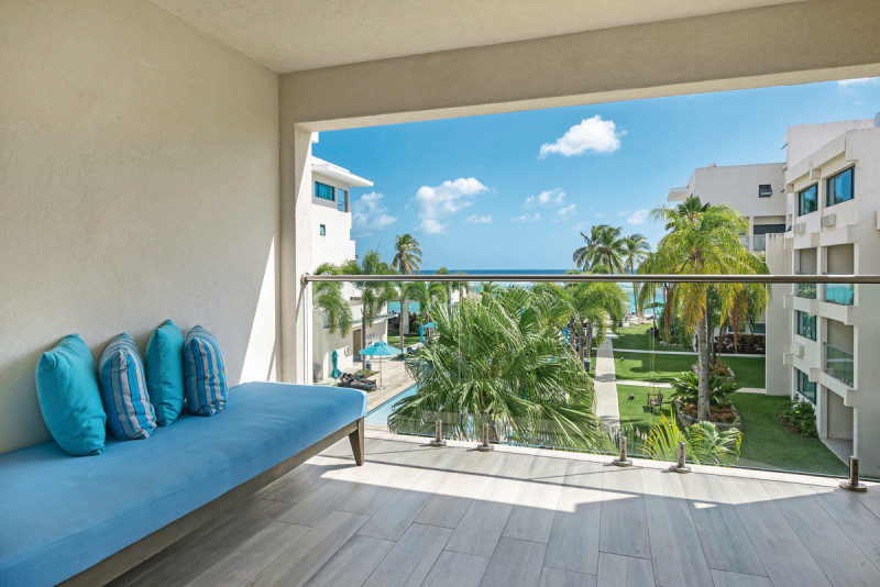 Wohnbeispiel Two Bedroom Garden/Pool Duplex Suite