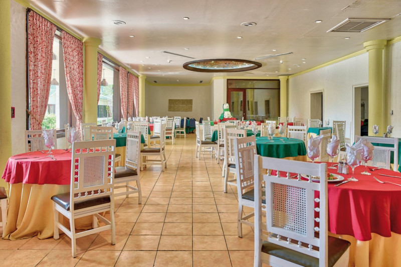 Coral Costa Caribe Beach Resort ●●●○