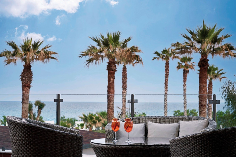 Esperos Palace ●●●●○