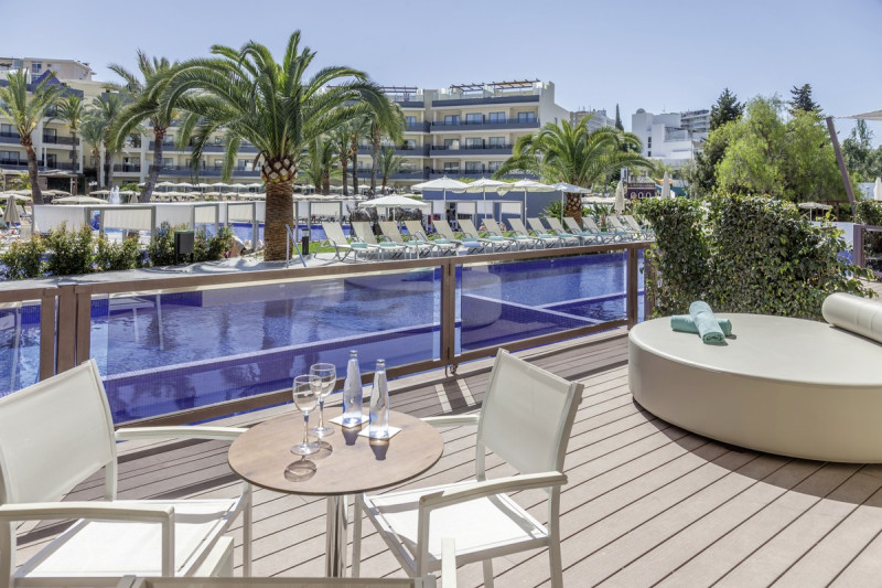 Zafiro Palmanova ●●●●○