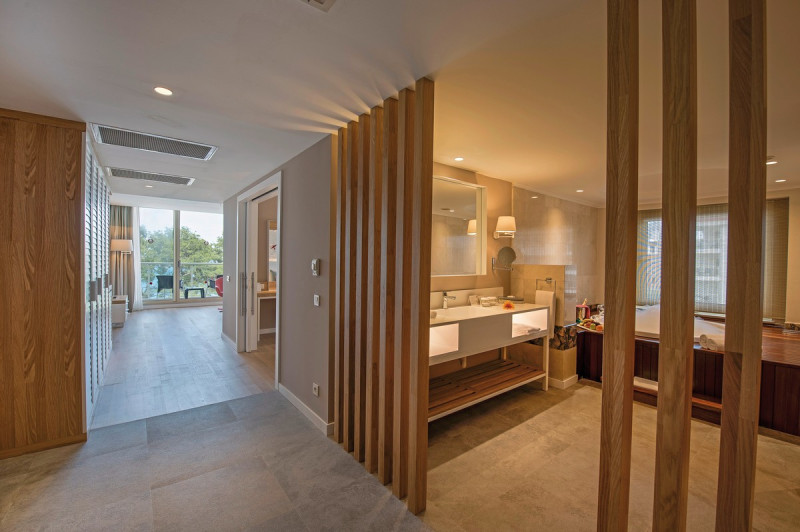 Wohnbeispiel Suite Deluxe mit Jacuzzi