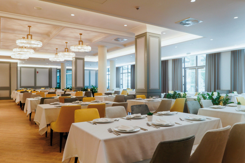 Astor Garden Hotel