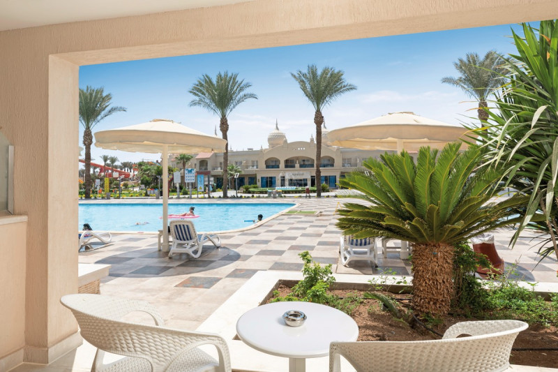 Wohnbeispiel Familienzimmer Poolblick