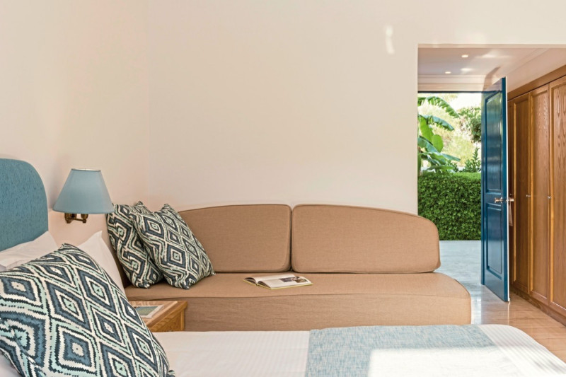 Mitsis Ramira ●●●●●