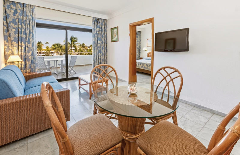 Sol Palmeras ●●●●