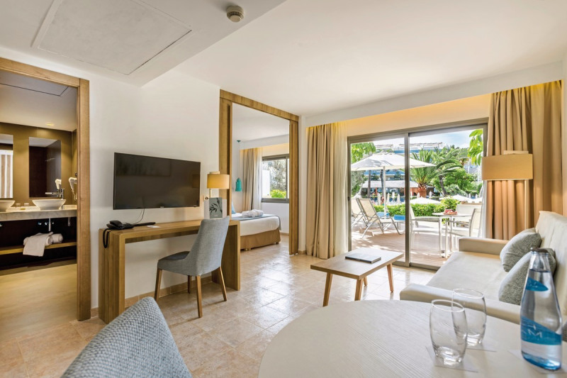 Zafiro Palmanova ●●●●○