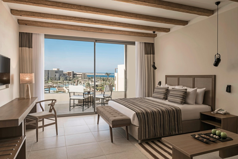 Wohnbeispiel Familienzimmer Deluxe Poolblick