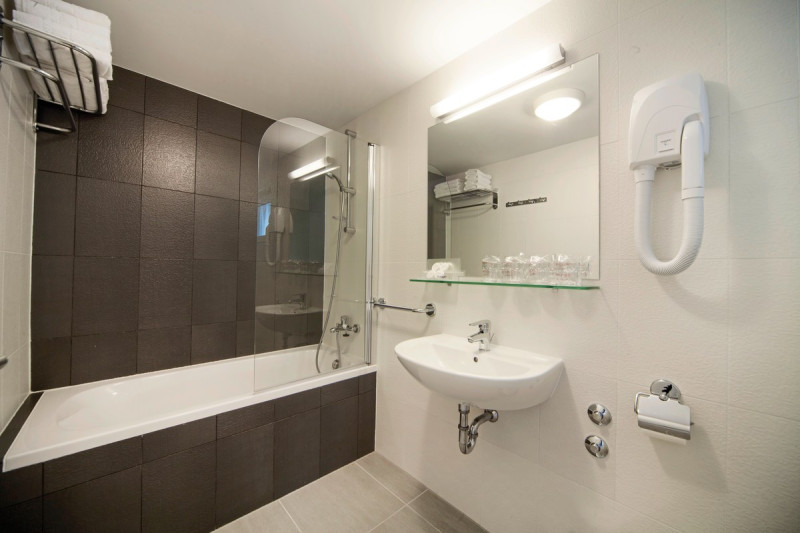 Beispiel Bad Familienzimmer Nebengeb&auml;ude