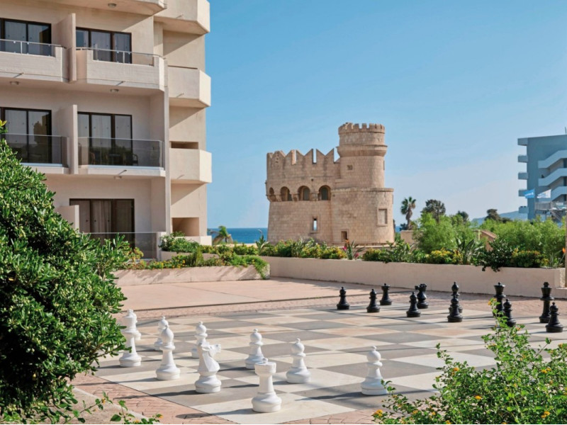 Esperos Palace ●●●●○