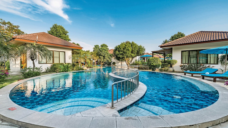 Pinnacle Grand Jomtien Resort & Beach Club ●●●○