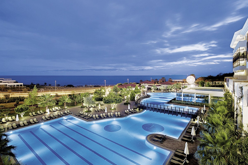 Alba Royal Hotel ●●●●●