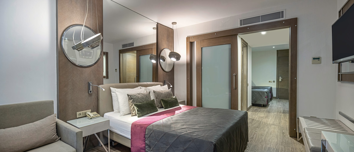 Wohnbeispiel Familienzimmer Poolblick