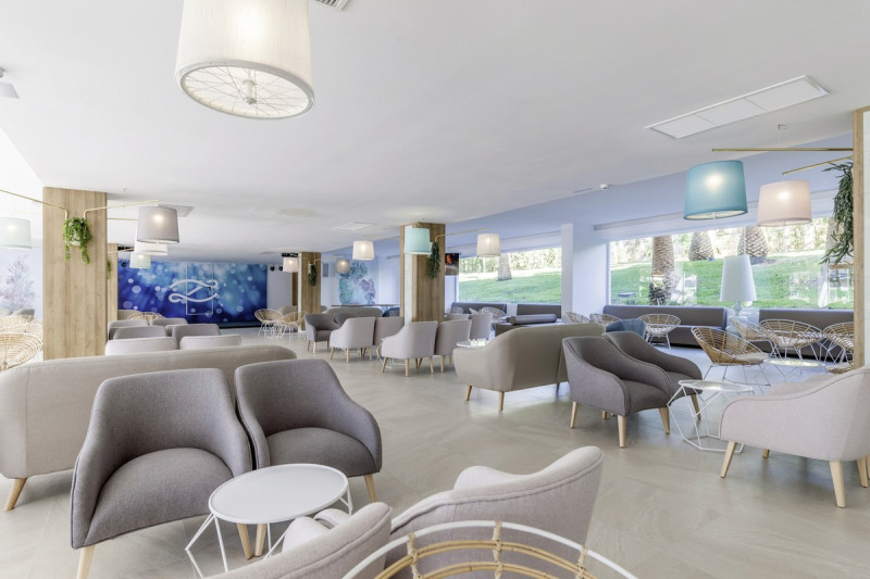 Zafiro Palmanova ●●●●○