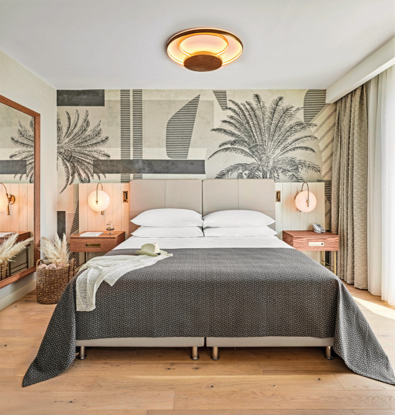 Wohnbeispiel Lake House Swim Up &uuml;ber Treppen