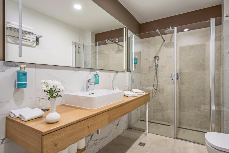 Beispiel Bad Doppelzimmer Superior Meerseite