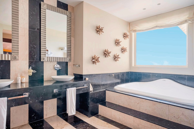 Wohnbeispiel Ocean Front Butler Penthouse Suite