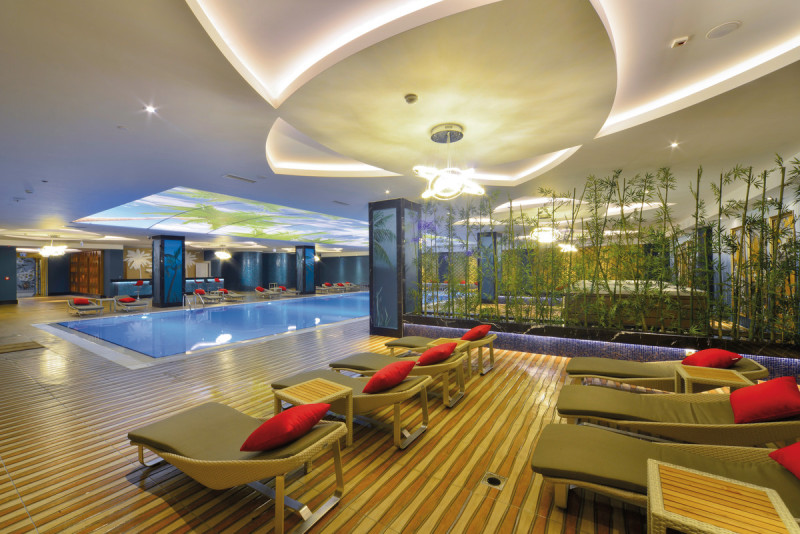 Azura Deluxe Resort & Spa Hotel