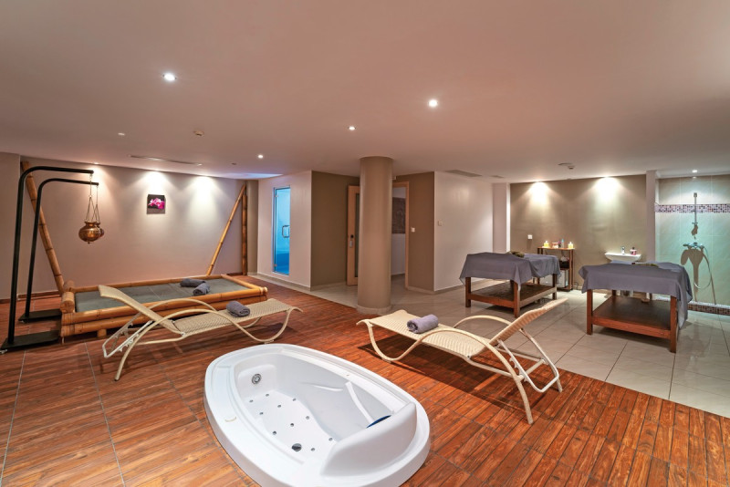 Kresten Royal Euphoria Resort 