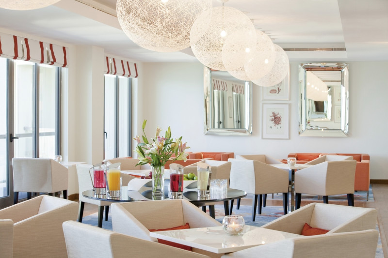 "Coral Club Lounge"
