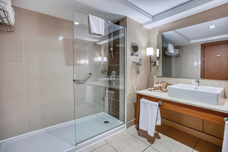 Beispiel Bad Familienzimmer Deluxe
