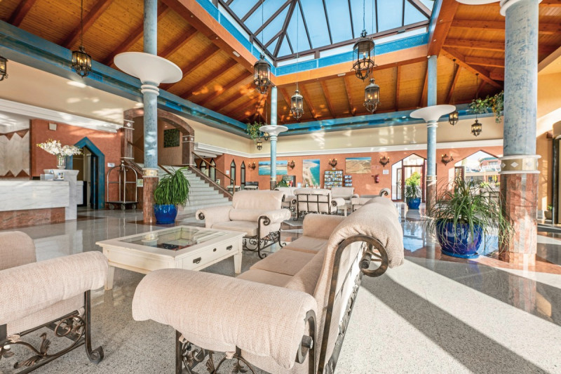 Esmeralda Maris by LIVVO