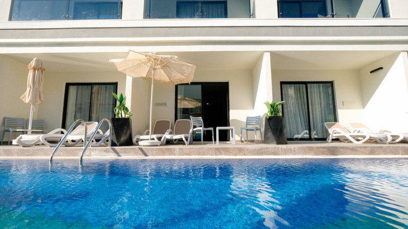 Wohnbeispiel Swim-Up-Zimmer 