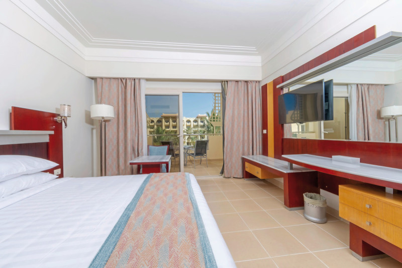 Wohnbeispiel Doppelzimmer Club Deluxe Poolblick