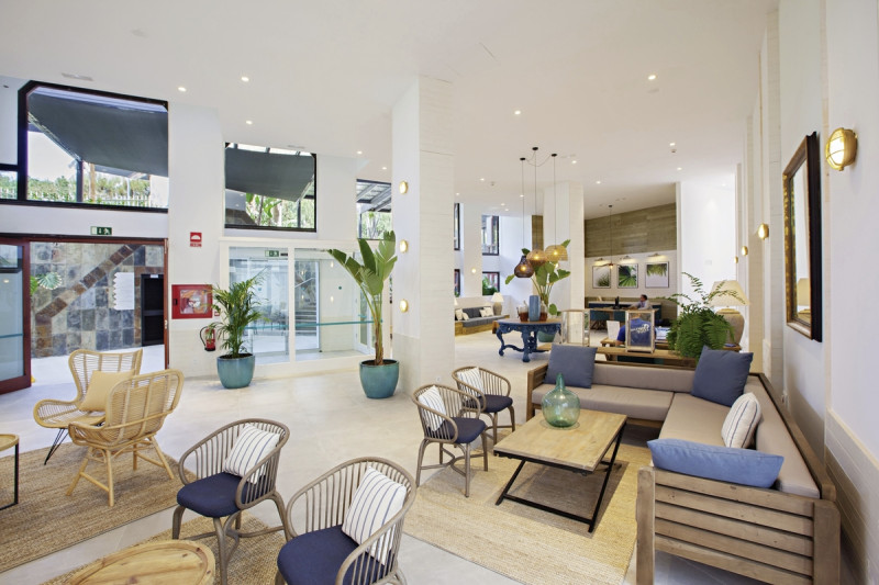 Corallium Beach by Lopesan Hotels