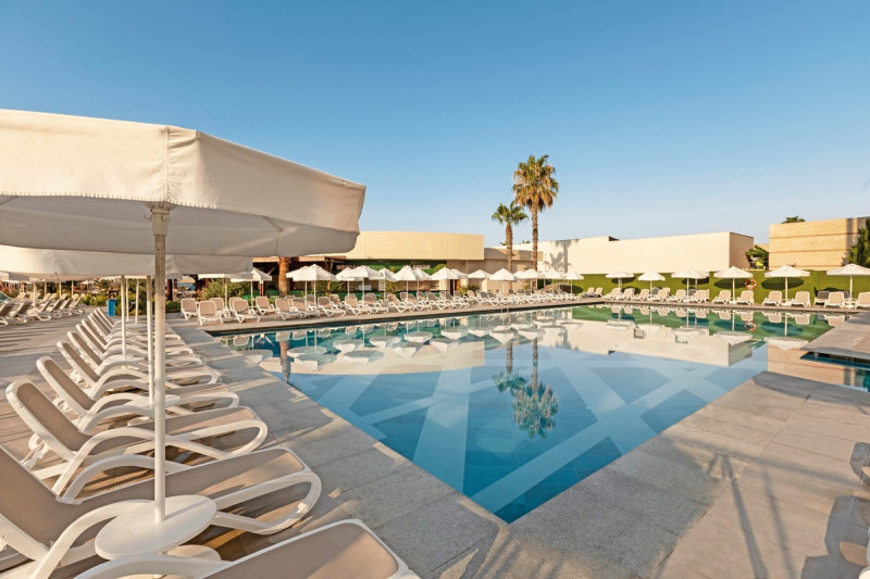 Kirman Belazur Resort & Spa