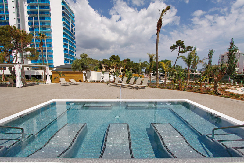 BG Tonga Tower Design Hotel & Suites