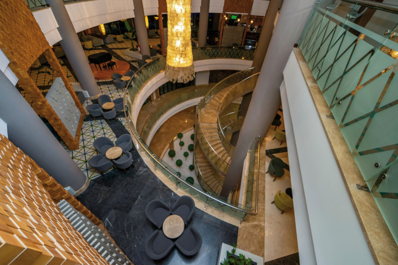 Commodore Elite Suite & Spa