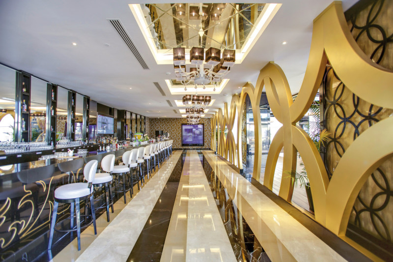 Azura Deluxe Resort & Spa Hotel