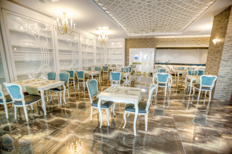 Azura Deluxe Resort & Spa Hotel