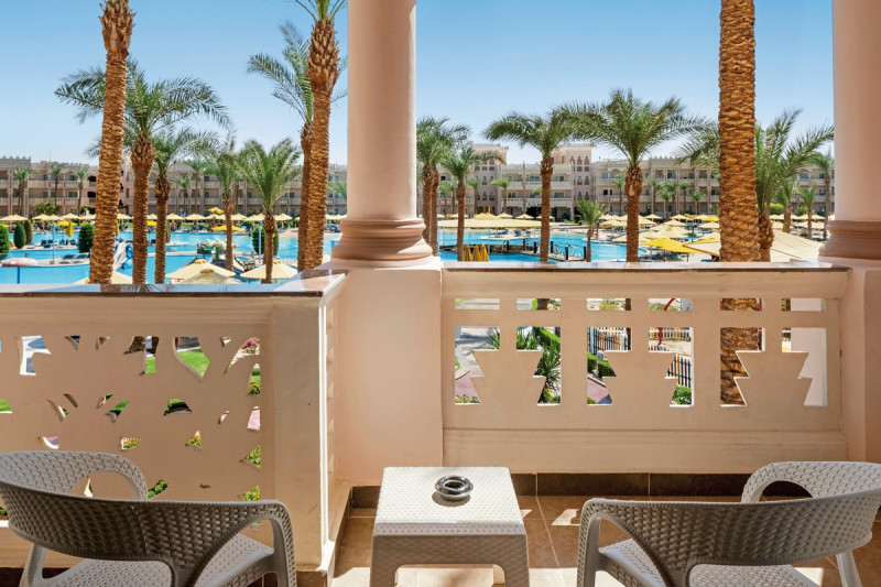 Wohnbeispiel Doppelzimmer Standard Poolblick