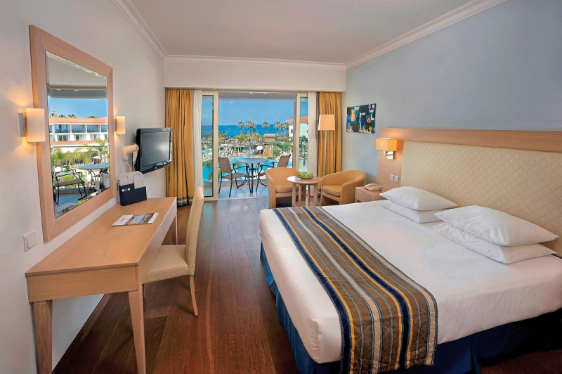 Wohnbeispiel Doppelzimmer Deluxe Pool- und Meerblick