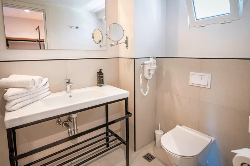 Wohnbeispiel Badezimmer Doppelzimmer Gartenblick