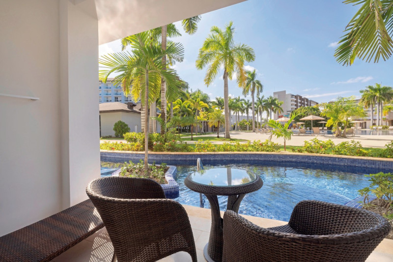 Wohnbeispiel Luxury Junior Suite Swim Out Diamond Club