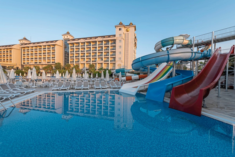 LRS Lake & River Side Hotel & Spa