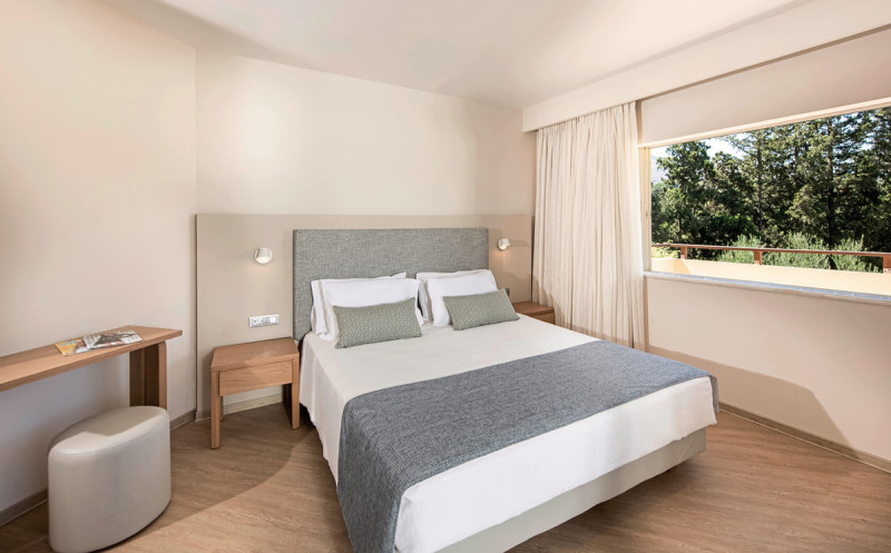 Wohnbeispiel Suite Deluxe Poolblick