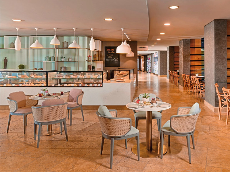 Lara Barut Collection