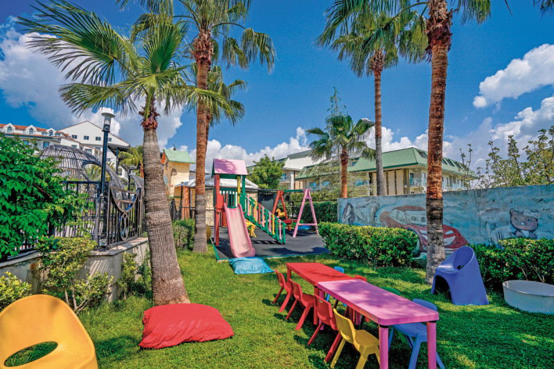 Side Aluna Hotel