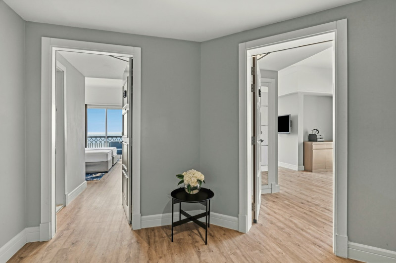 Wohnbeispiel Interconnecting Family with SeaPool View