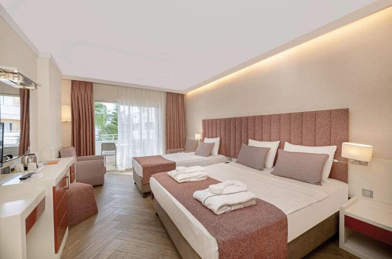 Wohnbeispiel Doppelzimmer Poolblick