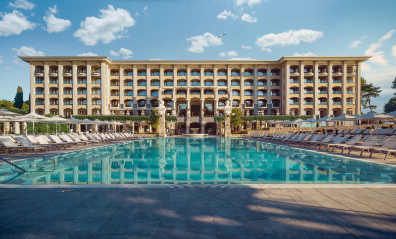 Astor Garden Hotel