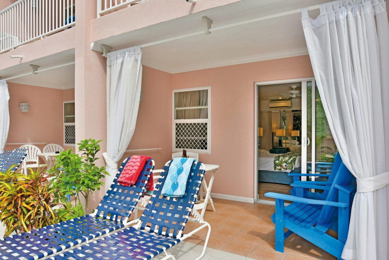 Wohnbeispiel Deluxe Studio Poolview