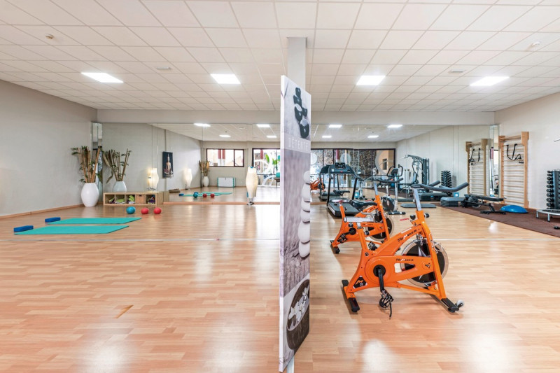 Esmeralda Maris by LIVVO