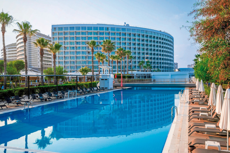 Crystal Centro Pearl Collection