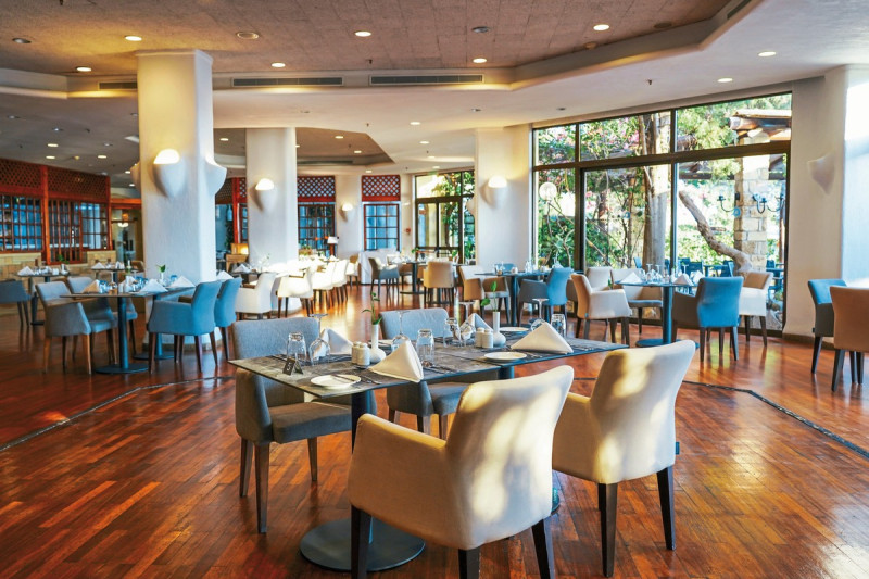 Coral Beach Hotel & Resort