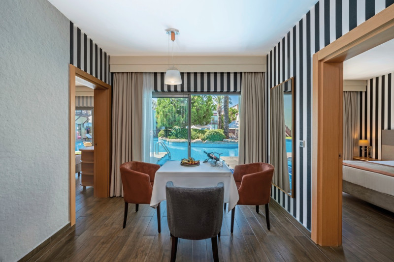 Wohnbeispiel Lake House Suite Swim Up